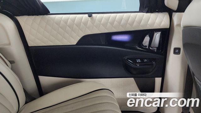 Kia Canival 2023 — photo 15