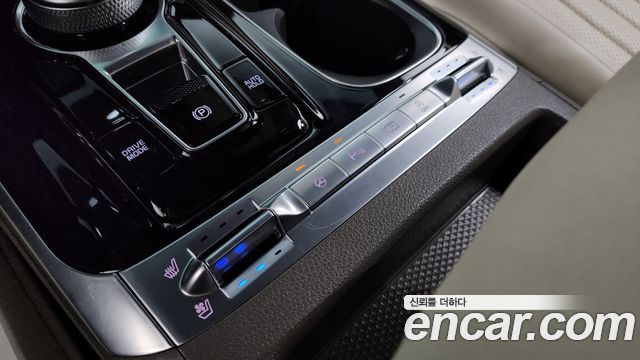 Kia Canival 2023 — photo 30