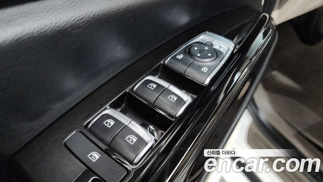 Kia Canival 2023 — photo 36