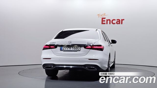 Mercedes-Benz E-Class 2021 — photo 4