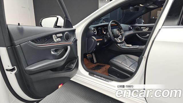 Mercedes-Benz E-Class 2021 — photo 13