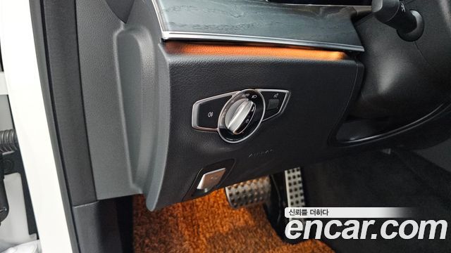 Mercedes-Benz E-Class 2021 — photo 27