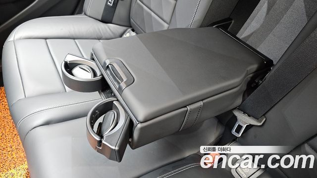 Mercedes-Benz E-Class 2021 — photo 28
