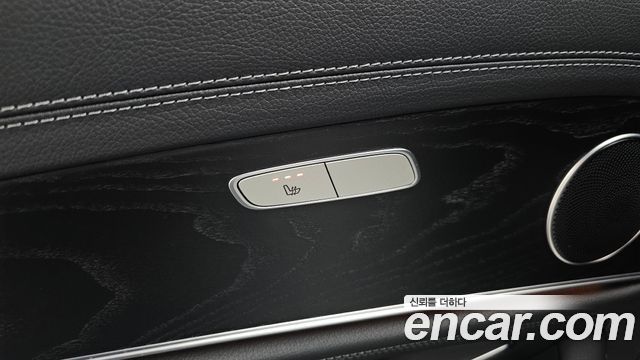 Mercedes-Benz E-Class 2021 — photo 30