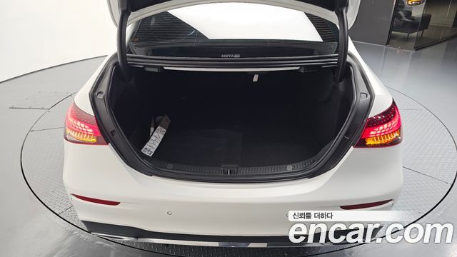 Mercedes-Benz E-Class 2021 — photo 33