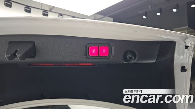 Mercedes-Benz E-Class 2021 — photo 34