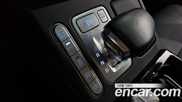 Genesis G90 2019 — photo 12