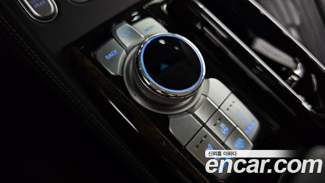 Genesis G90 2019 — photo 22