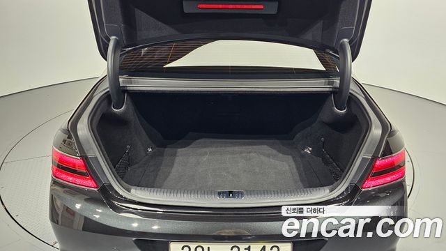 Genesis G90 2019 — photo 28
