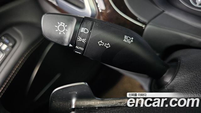 Genesis G90 2019 — photo 30