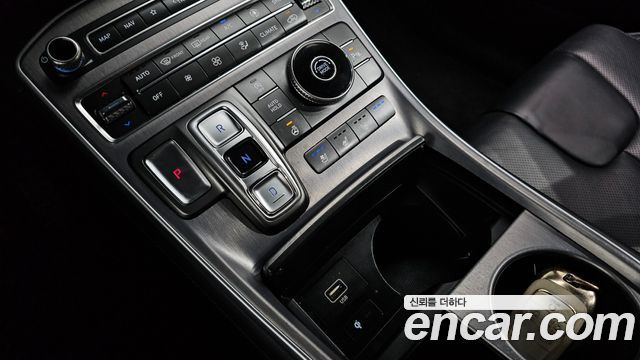Hyundai Santafe 2022 — photo 9