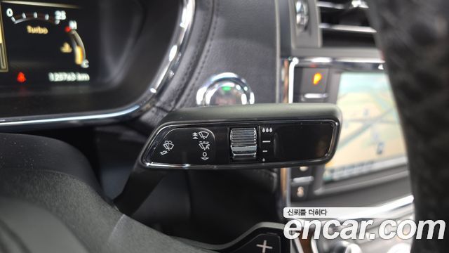Lincoln Continental 2019 — photo 29