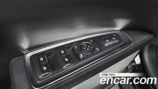 Lincoln Continental 2019 — photo 36