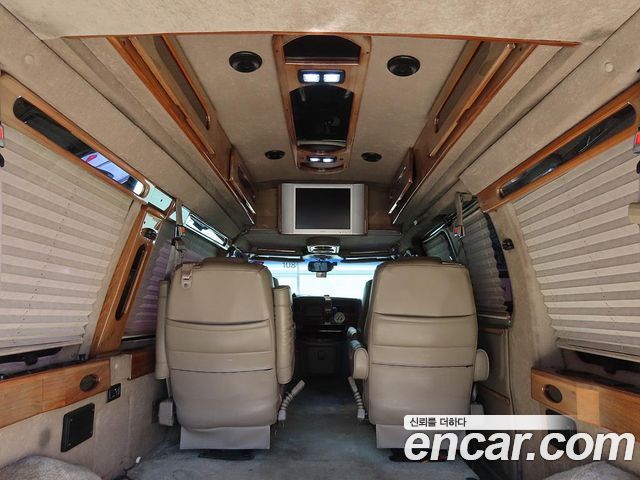 Chevrolet Chevy Van 2003 — photo 13