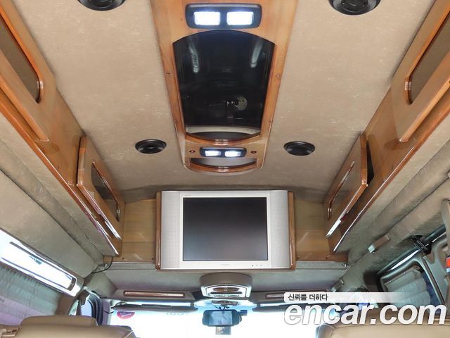 Chevrolet Chevy Van 2003 — photo 14