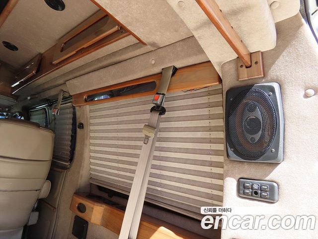 Chevrolet Chevy Van 2003 — photo 17