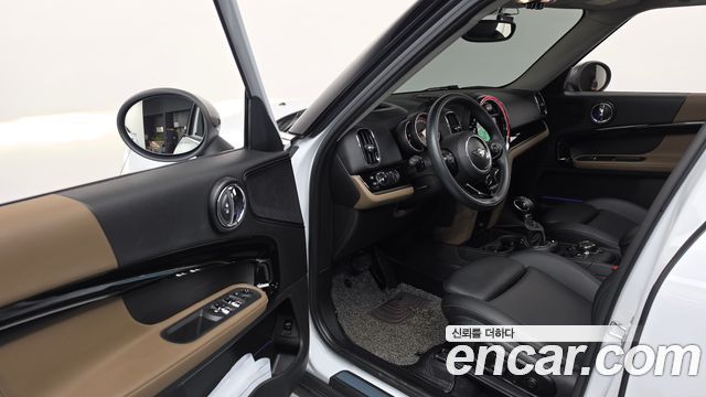 Mini Countryman 2018 — photo 10