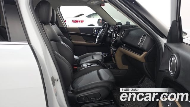 Mini Countryman 2018 — photo 11