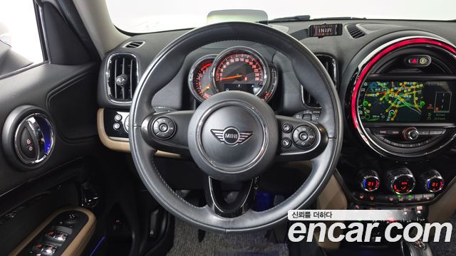 Mini Countryman 2018 — photo 13