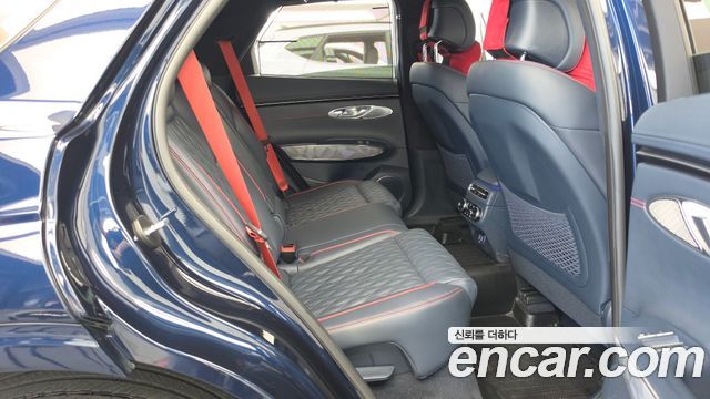 Genesis GV70 2023 — photo 12