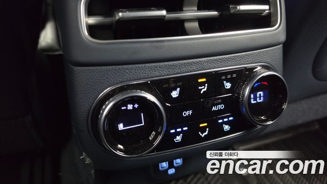 Genesis GV70 2023 — photo 19