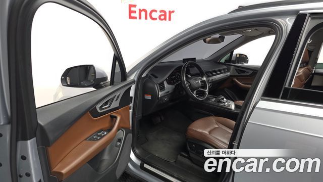 Audi Q7 2019 — photo 13