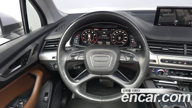 Audi Q7 2019 — photo 19