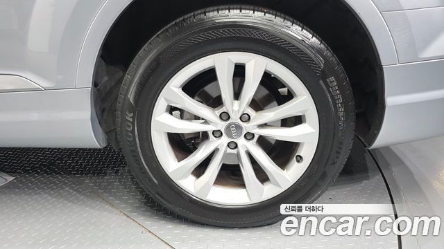 Audi Q7 2019 — photo 7