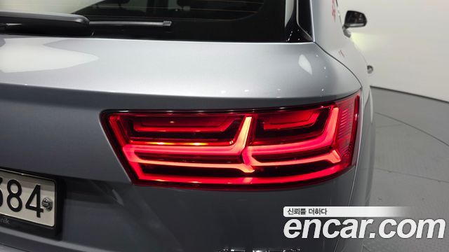 Audi Q7 2019 — photo 9
