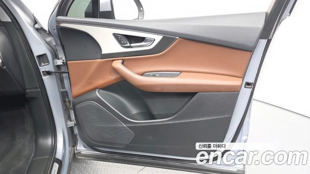 Audi Q7 2019 — photo 14