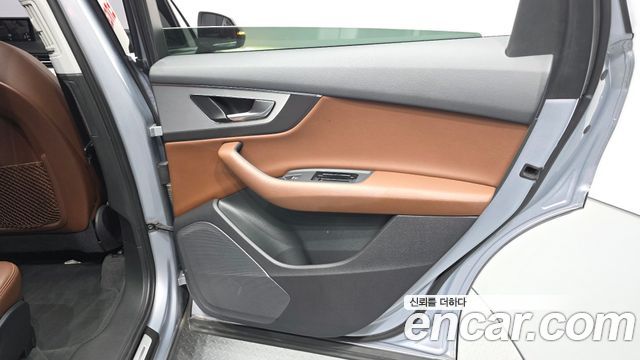 Audi Q7 2019 — photo 15