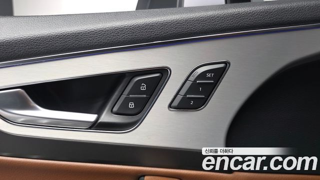 Audi Q7 2019 — photo 30