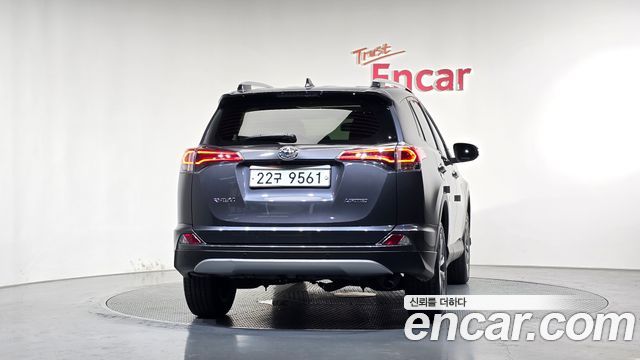 Toyota RAV4 2017 — photo 4