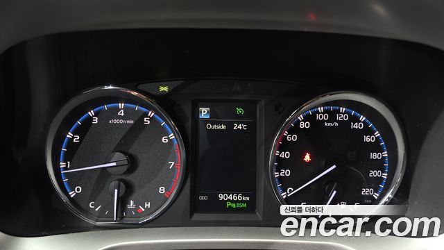 Toyota RAV4 2017 — photo 8