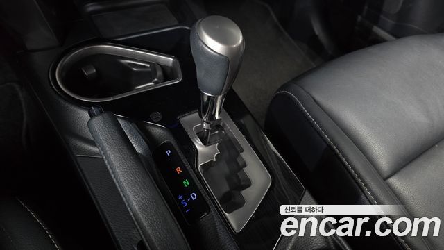 Toyota RAV4 2017 — photo 9