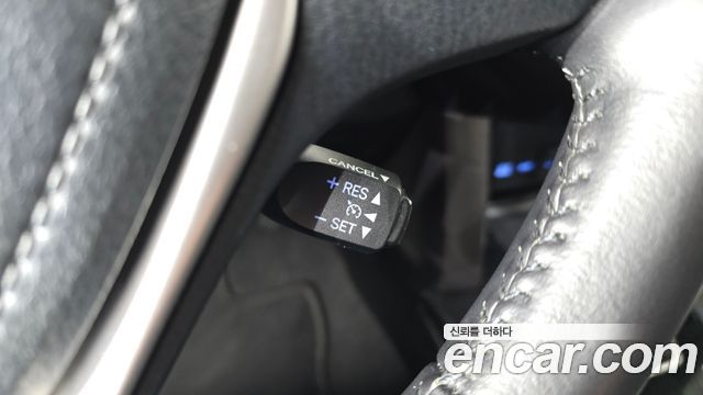 Toyota RAV4 2017 — photo 19