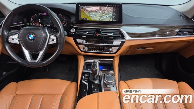BMW 5-Series 2021 — photo 9