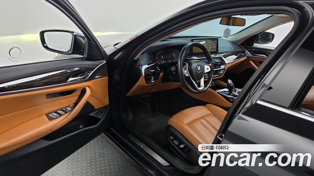 BMW 5-Series 2021 — photo 12
