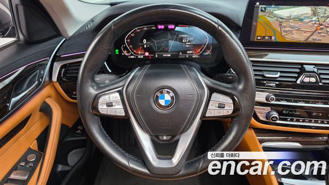 BMW 5-Series 2021 — photo 20