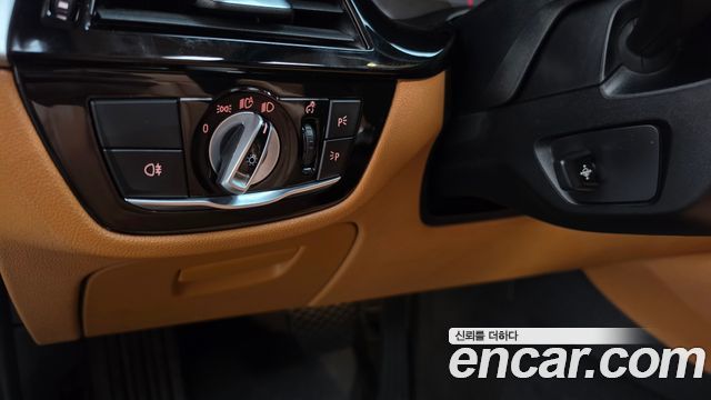 BMW 5-Series 2021 — photo 27