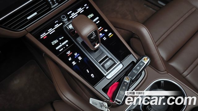Porsche Cayenne 2022 — photo 12