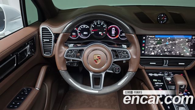 Porsche Cayenne 2022 — photo 19