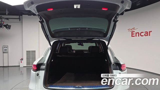Porsche Cayenne 2022 — photo 26