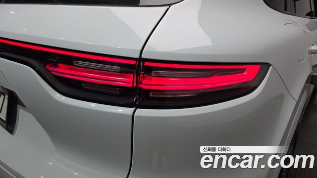 Porsche Cayenne 2022 — photo 9