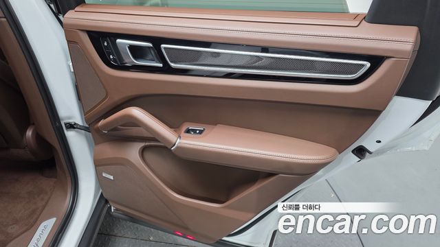 Porsche Cayenne 2022 — photo 15