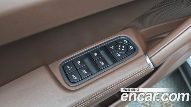 Porsche Cayenne 2022 — photo 27