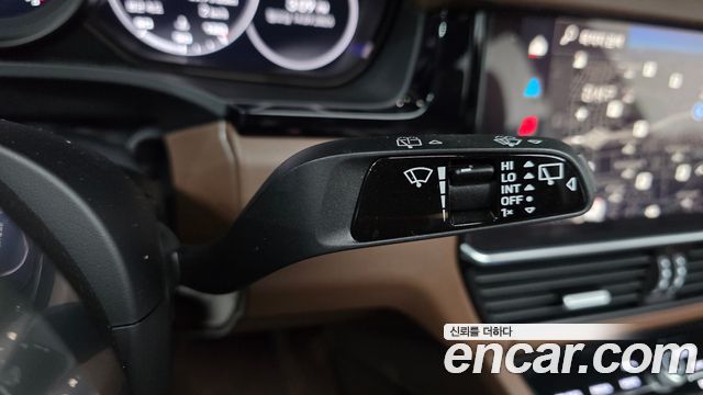 Porsche Cayenne 2022 — photo 32
