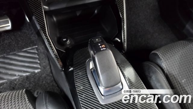 Peugeot 208 2021 — photo 12