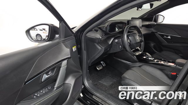 Peugeot 208 2021 — photo 13