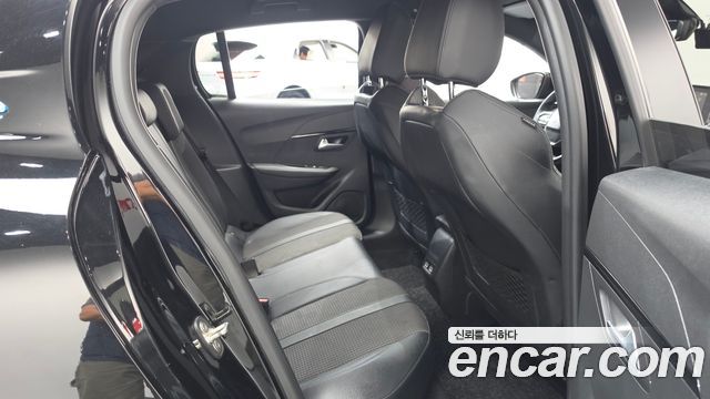 Peugeot 208 2021 — photo 17